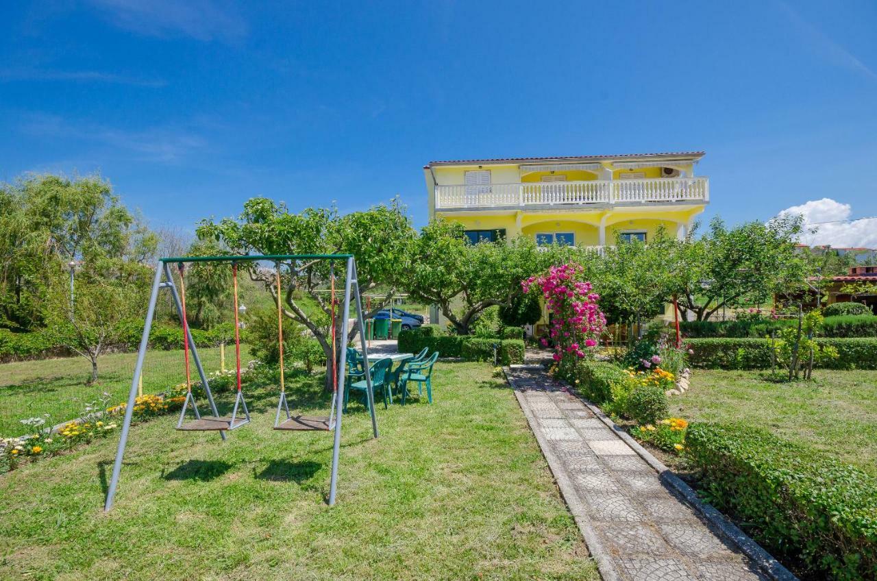 Apartments Boza Lopar Exterior photo
