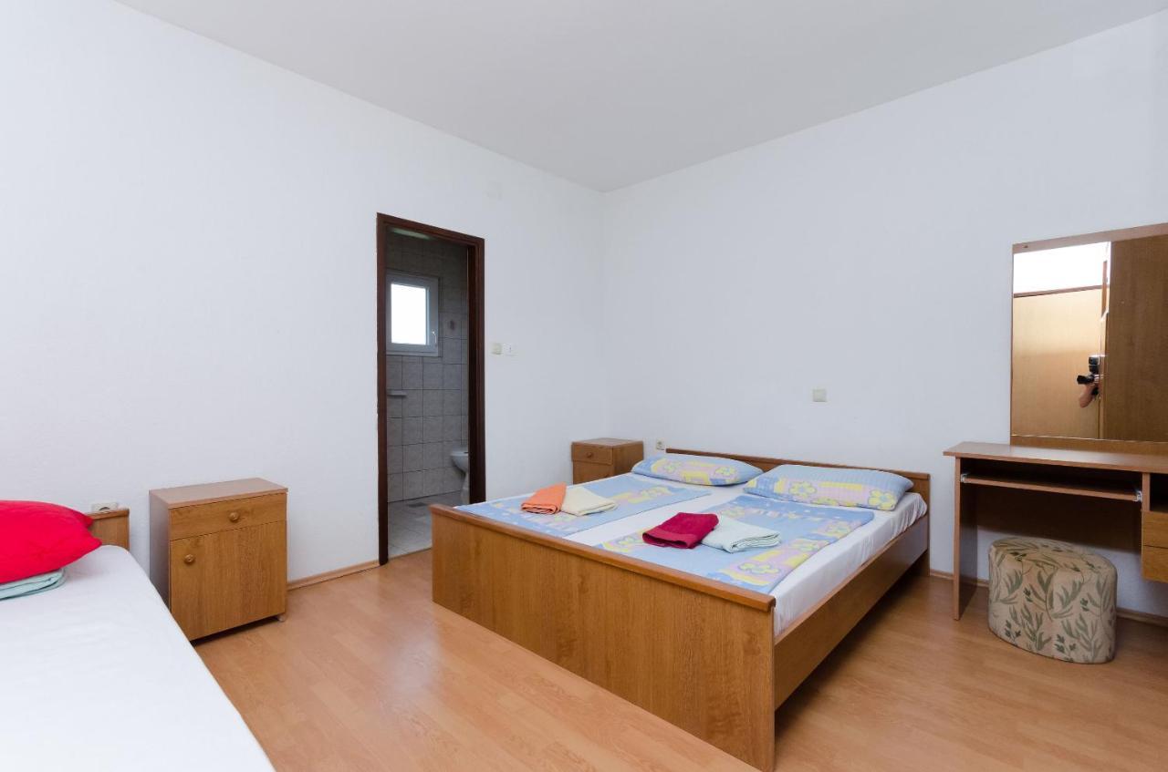 Apartments Boza Lopar Exterior photo