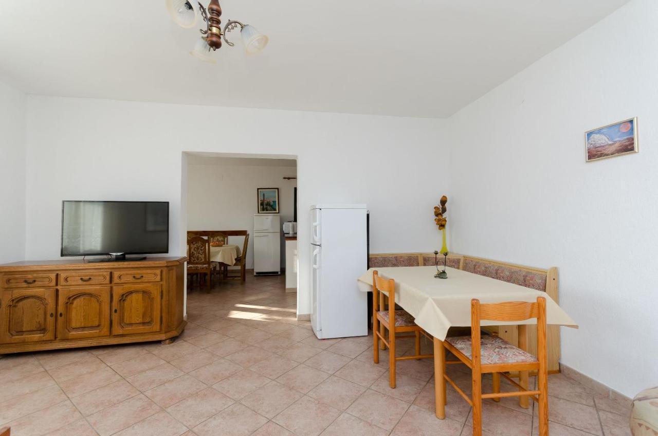 Apartments Boza Lopar Exterior photo